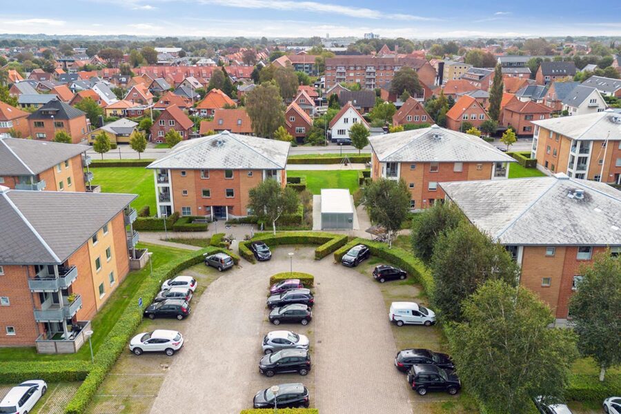 Nørreparken - Overblik over p-pladser og boligblokke